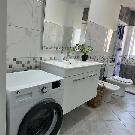 Rebi 4 Apartamento