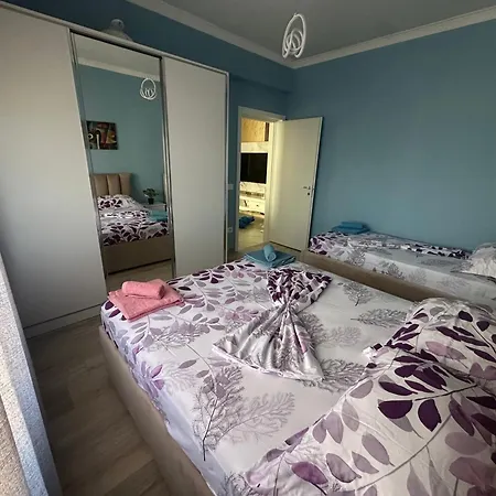 Rebi 4 Apartamento